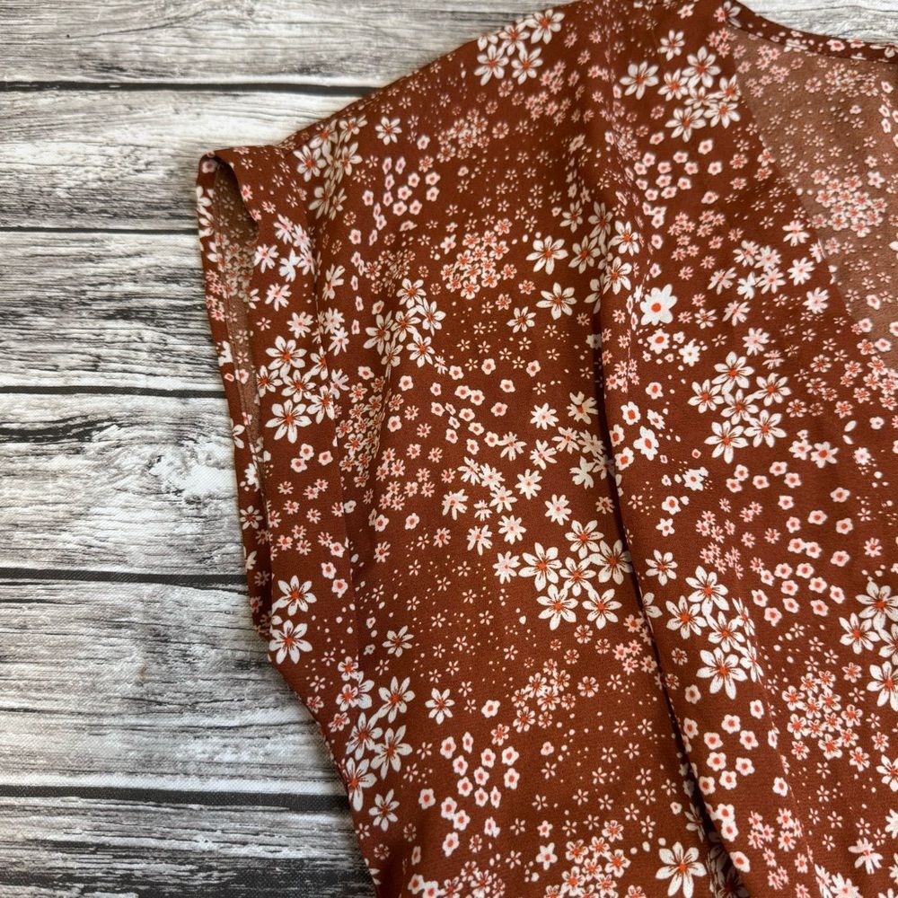 No Boundaries Floral Faux Wrap Sleeveless Blouse Peplum Rust Pink L - Picture 4 of 13